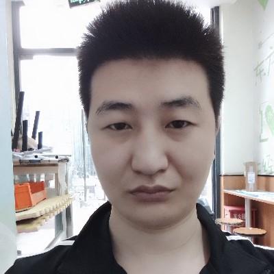 包晨亮